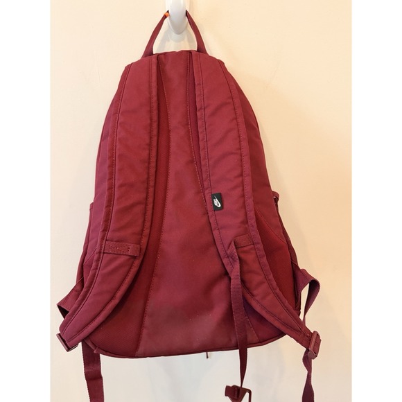 burgundy nike backpack Sportswear Futura 365 Women's Mini Sweet Beet/Burgundy Crush Discover the practicality of the Nike Heritage 2.0 23L Backpack Nike Youth Elemental Backpack (20L),